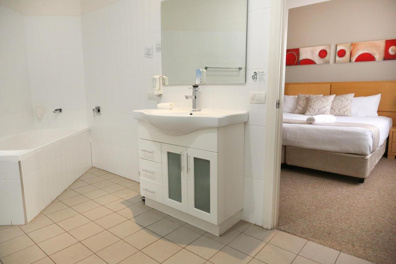 Centrepoint Apartments กริฟฟิท ภายนอก รูปภาพ